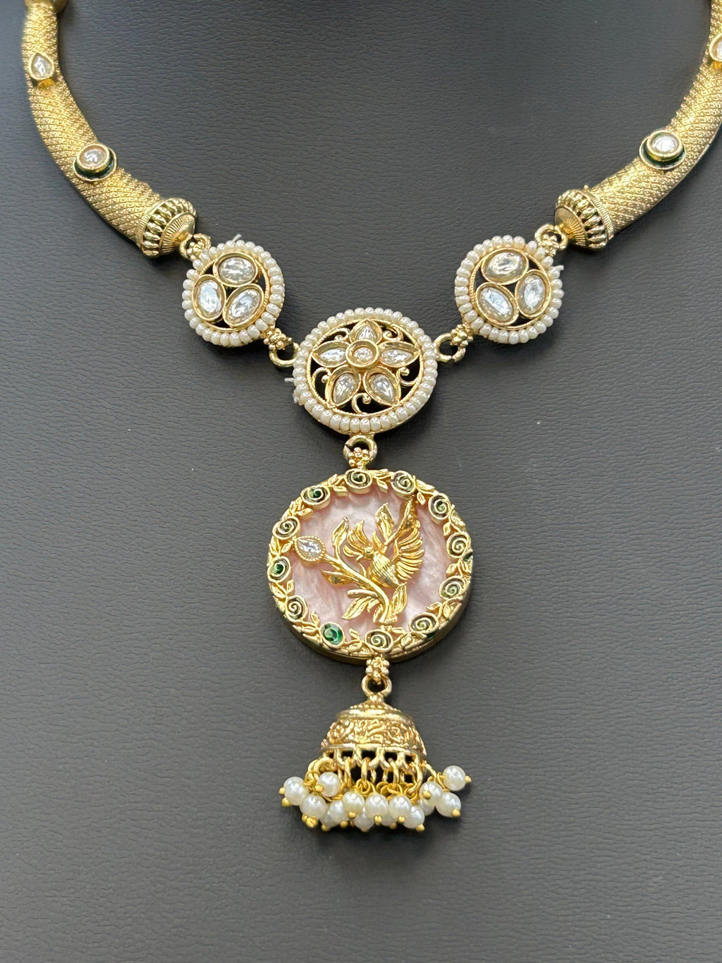 Light pink necklace set