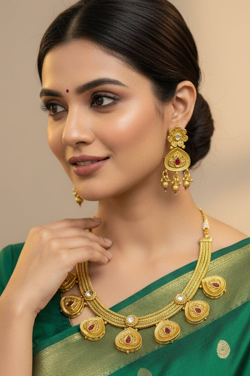 Antique gold finish necklace set