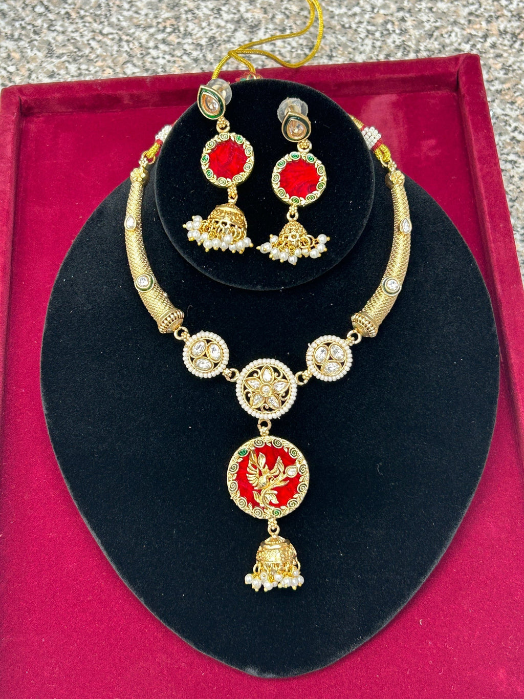 Gold polished necklace set by Kurti Connection USA
