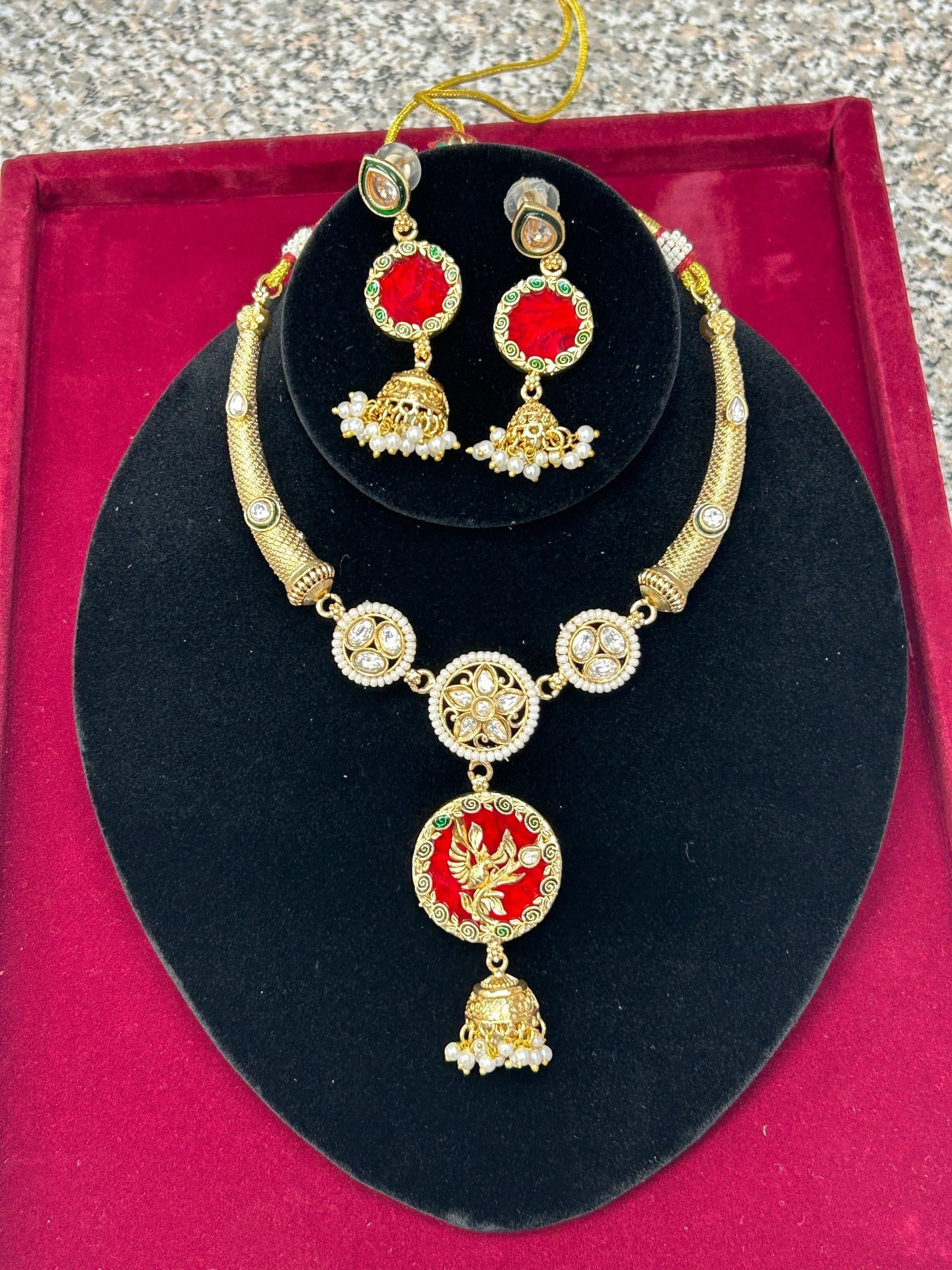 Gold polished necklace set by Kurti Connection USA